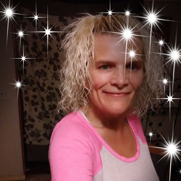 Meet your Posher, Debbie - Picture 1 of 1